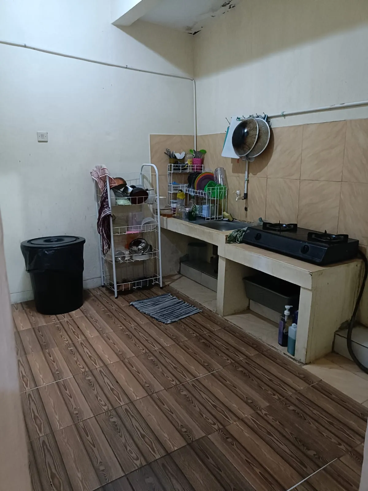 Sudut dapur Kost Rasya